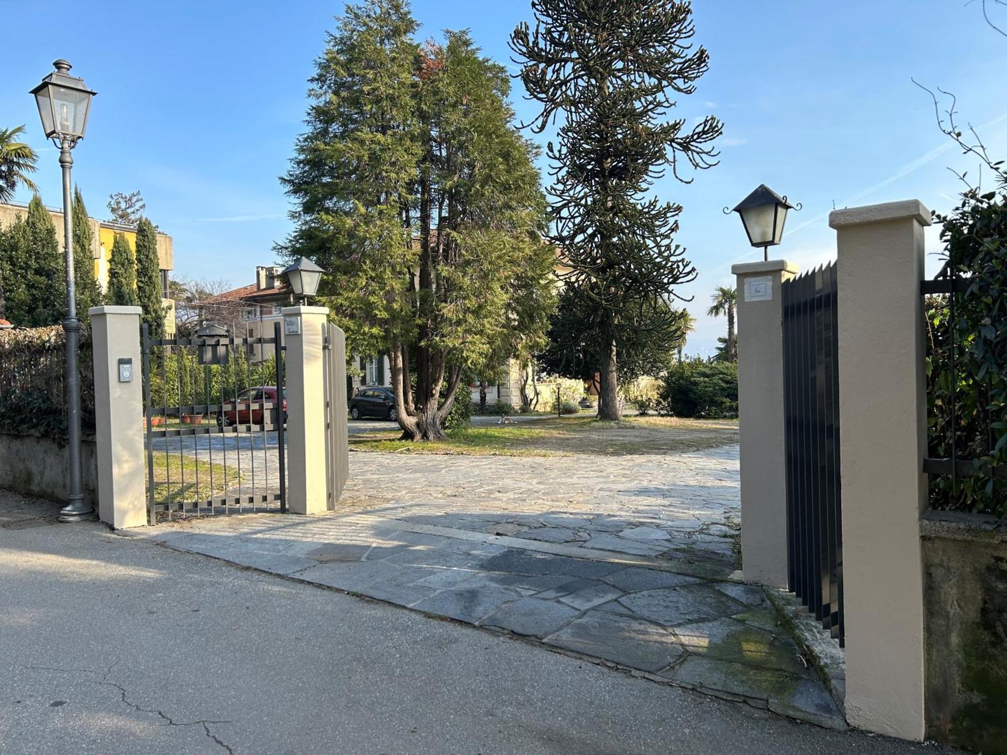 Residenza Dei Fiori Aparthotel Cannero Riviera Exteriör bild